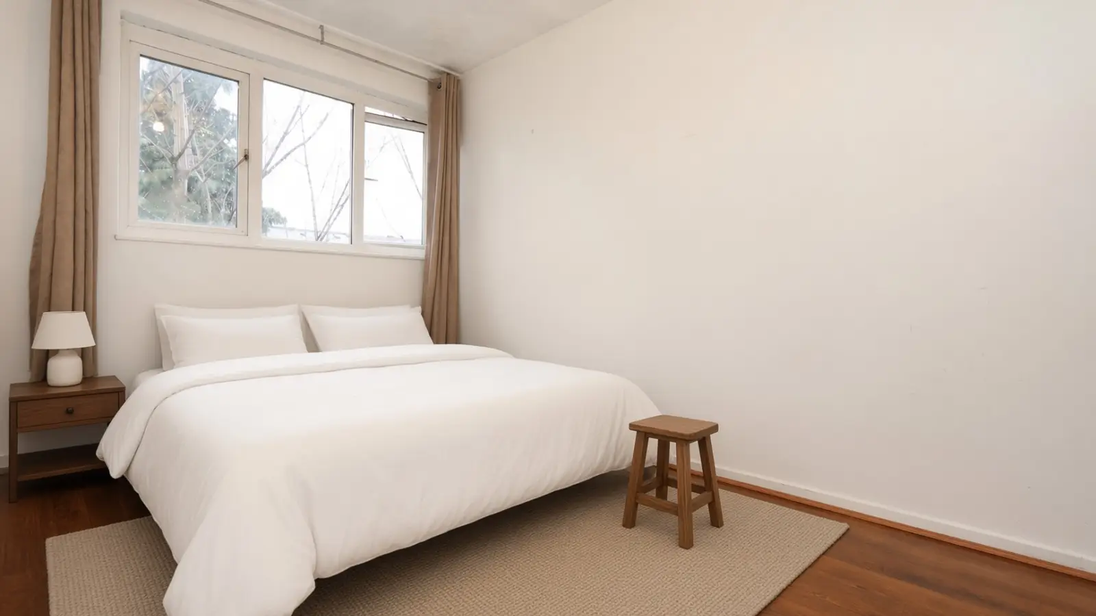 Room High Street in Greater London