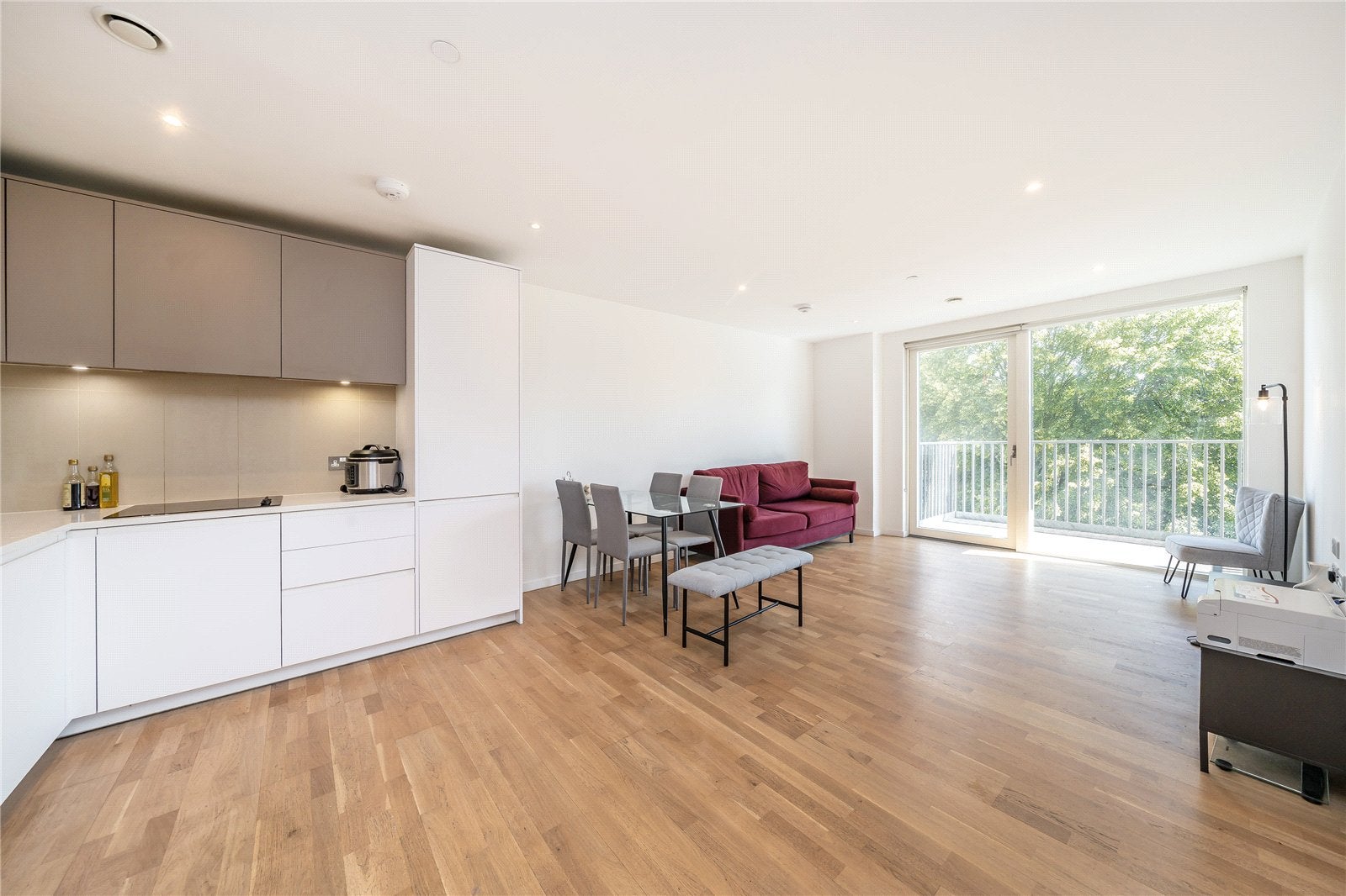 Flat Timberyard Street in Greater London