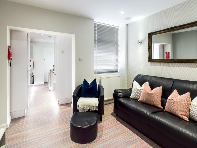 Room Guildford Street in Stoke-on-Trent