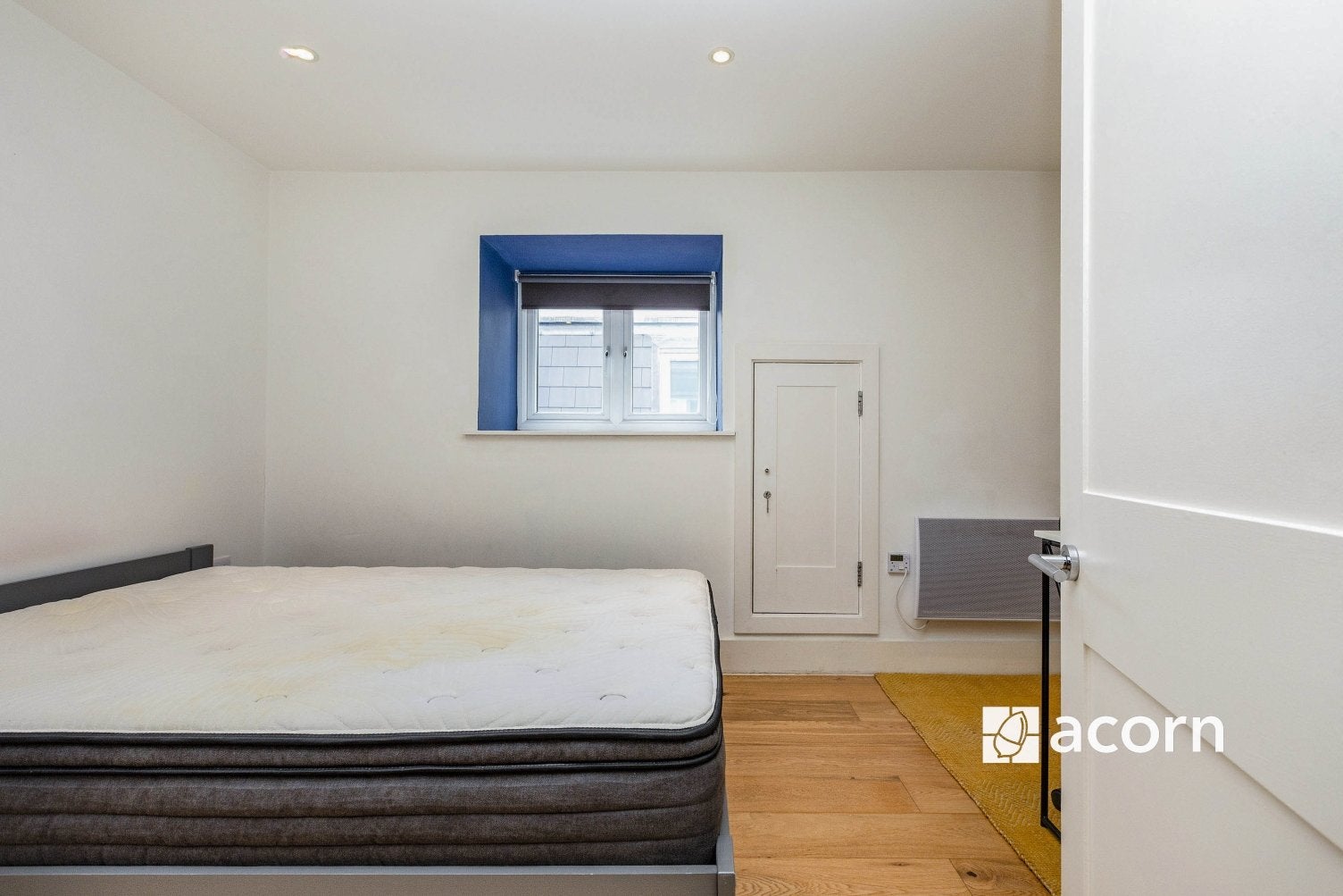 Flat Brixton Road in Greater London