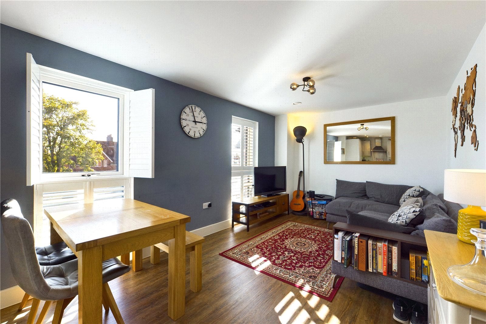 Flat Francis Close in Thatcham