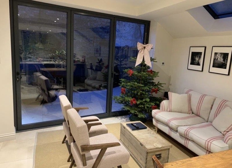 Room Querrin Street in Greater London