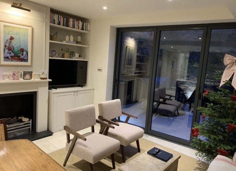 Room Querrin Street in Greater London
