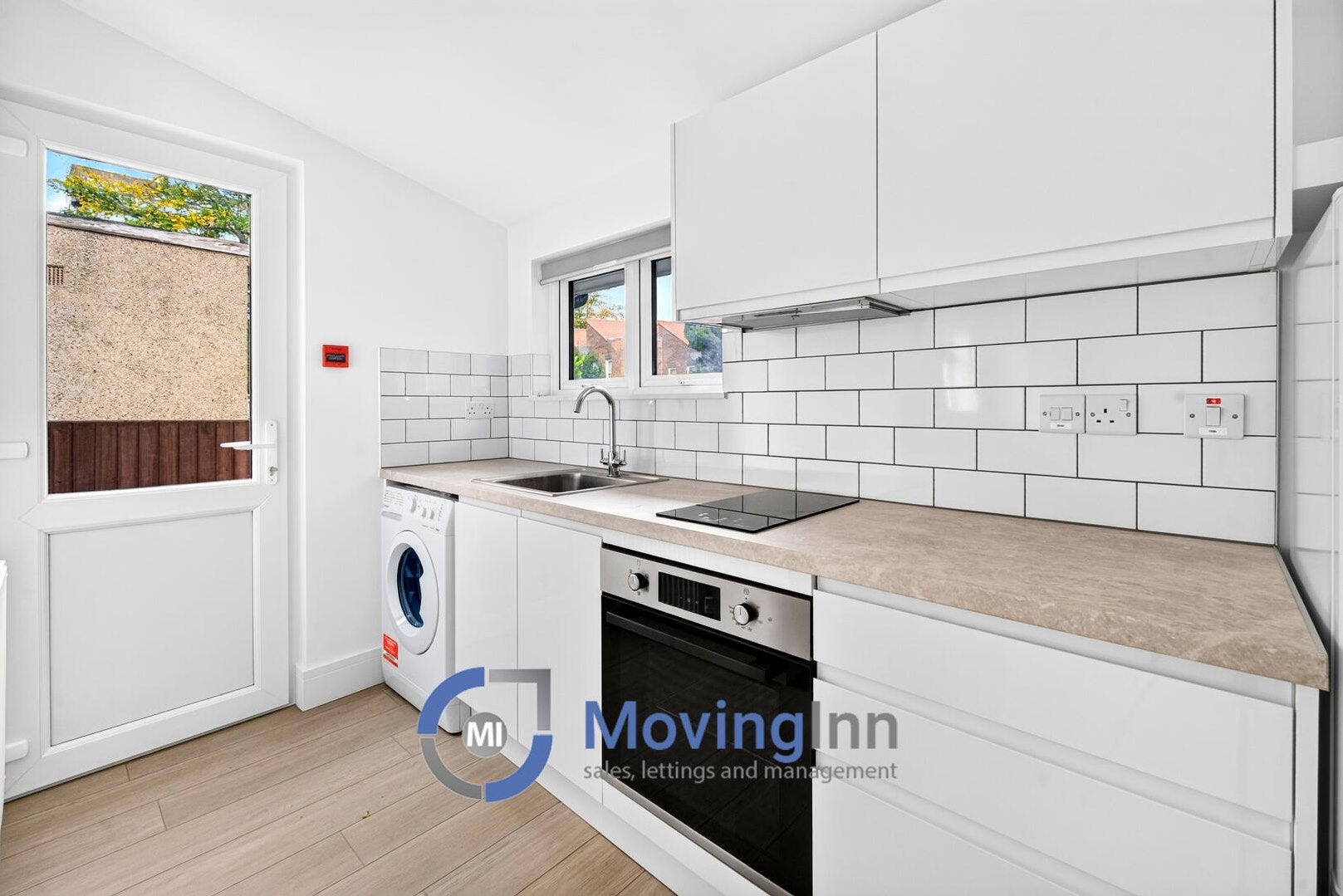 Flat Whiteley Road in Greater London