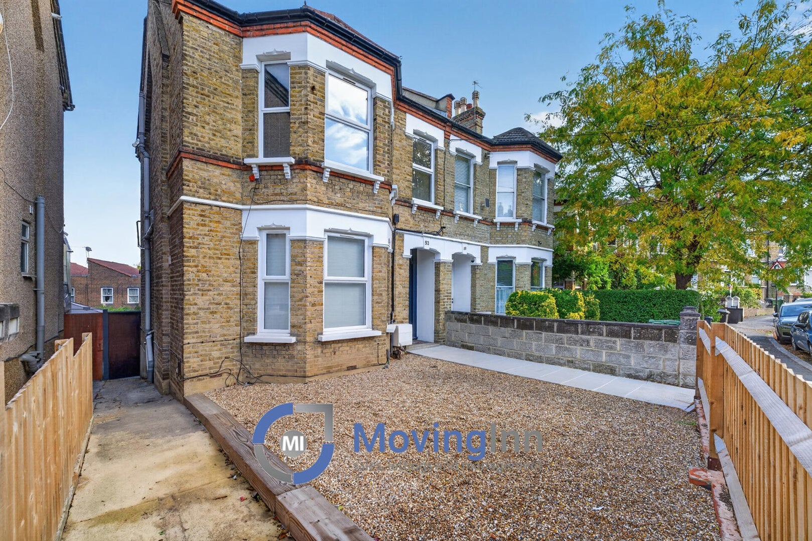 Flat Whiteley Road in Greater London