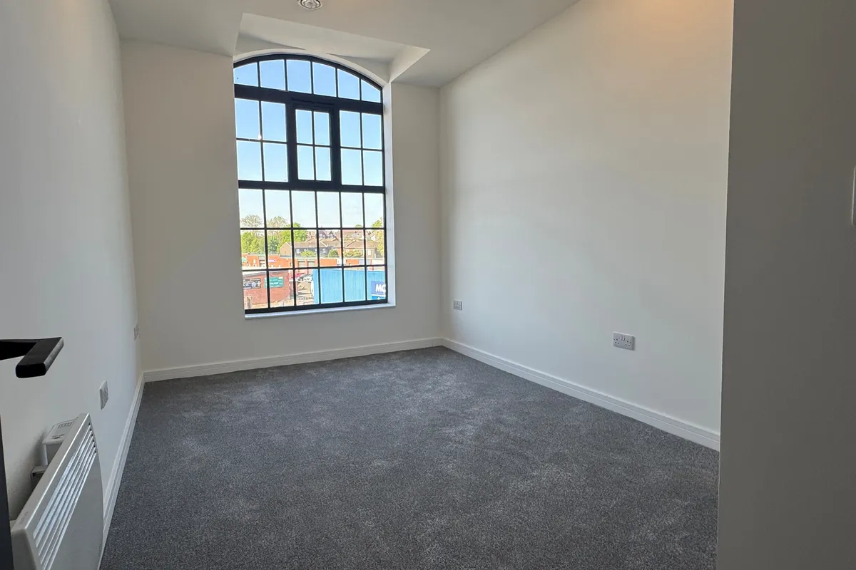Flat Huxley Close in Derby