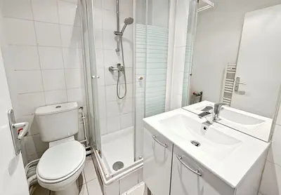 Flat Rue Clovis Hugues in Paris