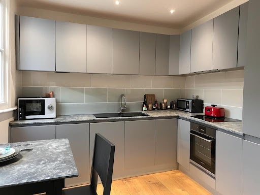 Flat Essex Street in City of Westminster