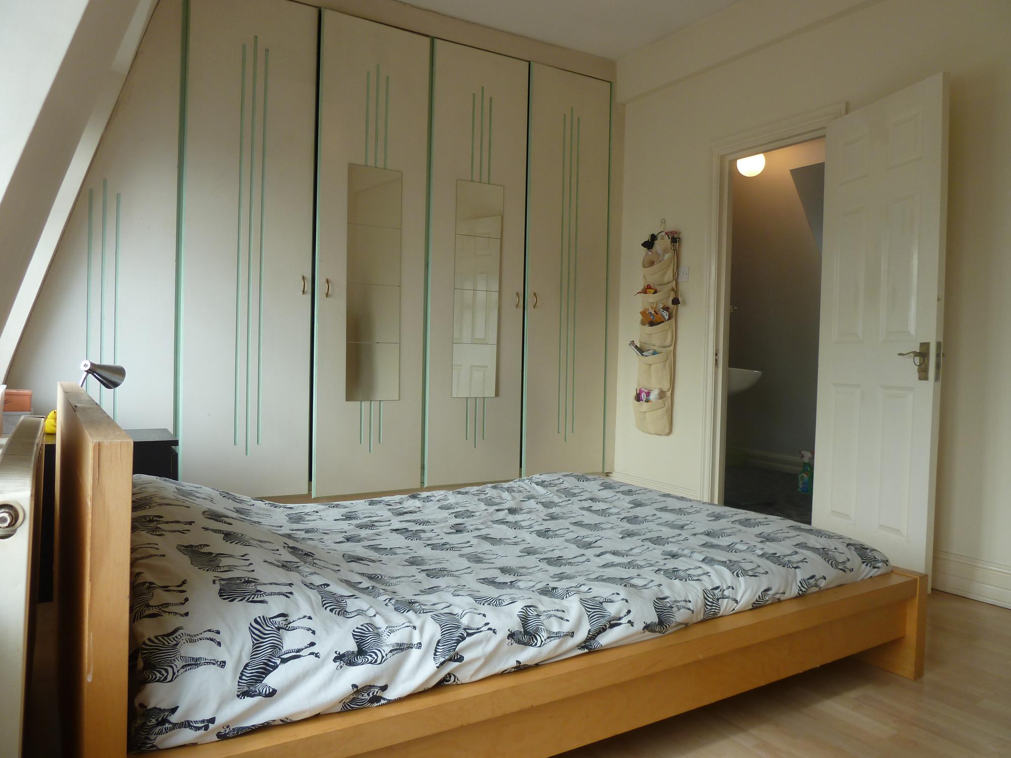 Flat Cricklewood Broadway in Greater London