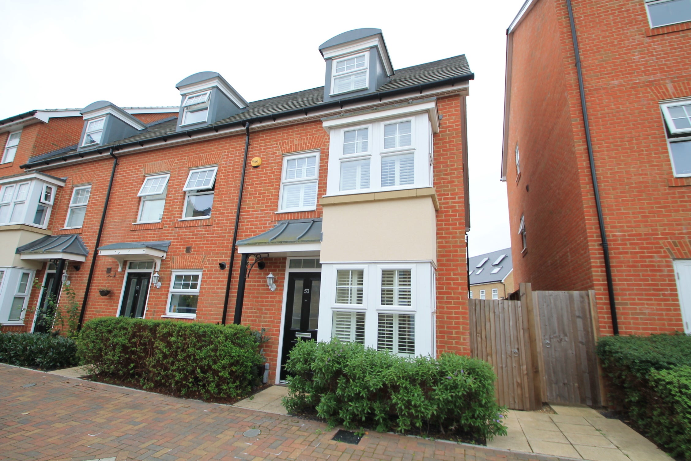 Flat Mackintosh Street in Greater London
