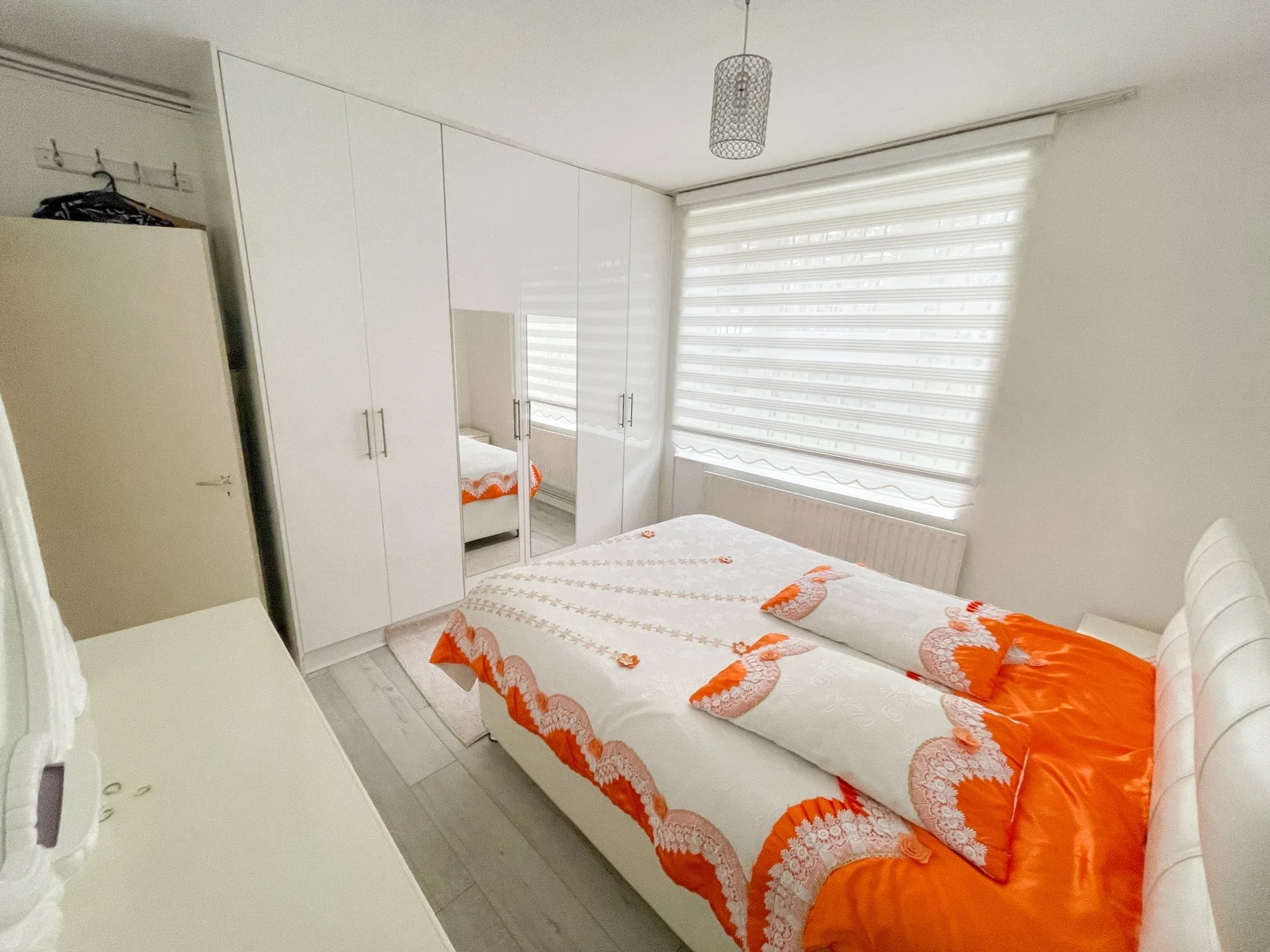 Flat Lordship Road in Greater London