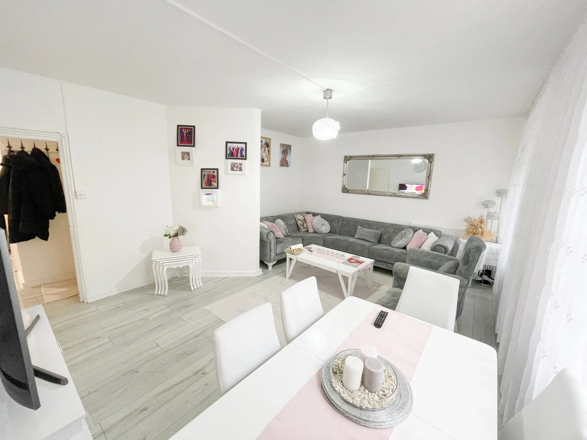 Flat Lordship Road in Greater London