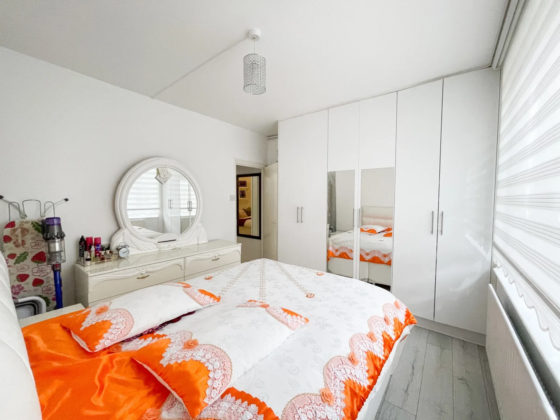 Flat Lordship Road in Greater London