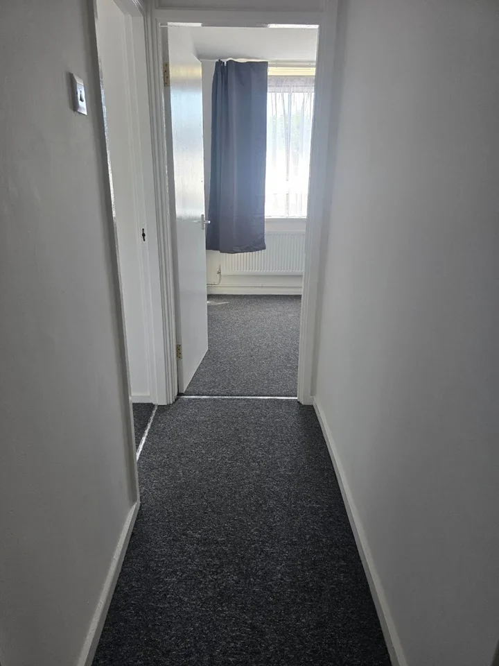 Flat Teviot Street in Greater London