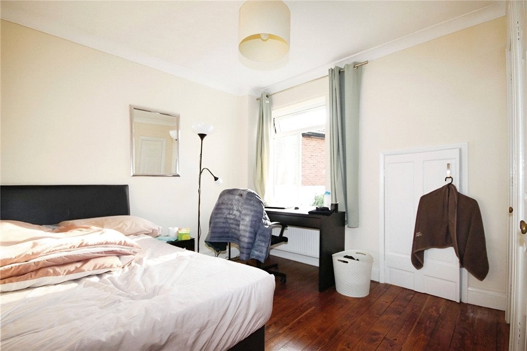 Flat Farnham Road in Guildford
