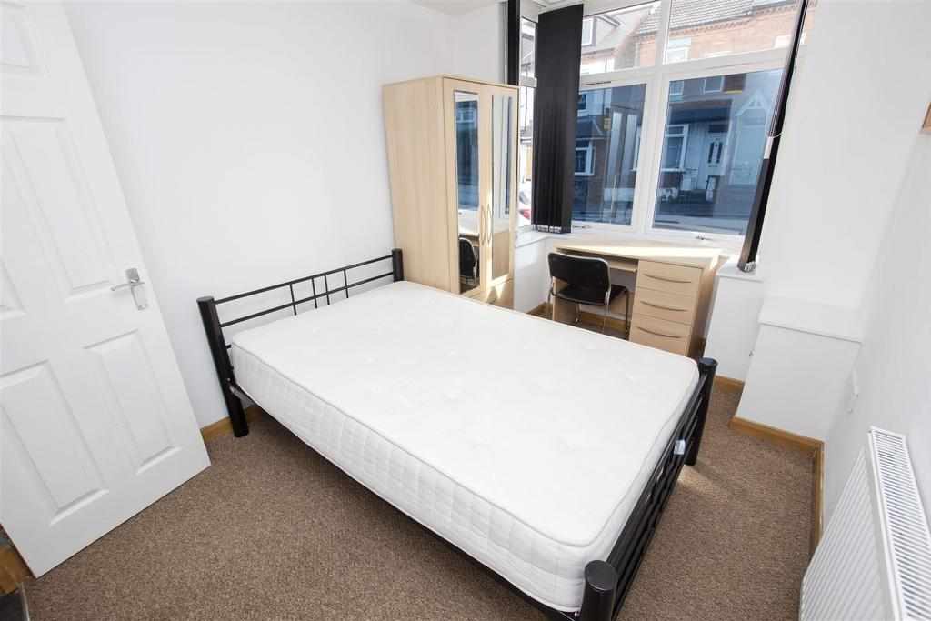 Flat Hubert Road in Birmingham