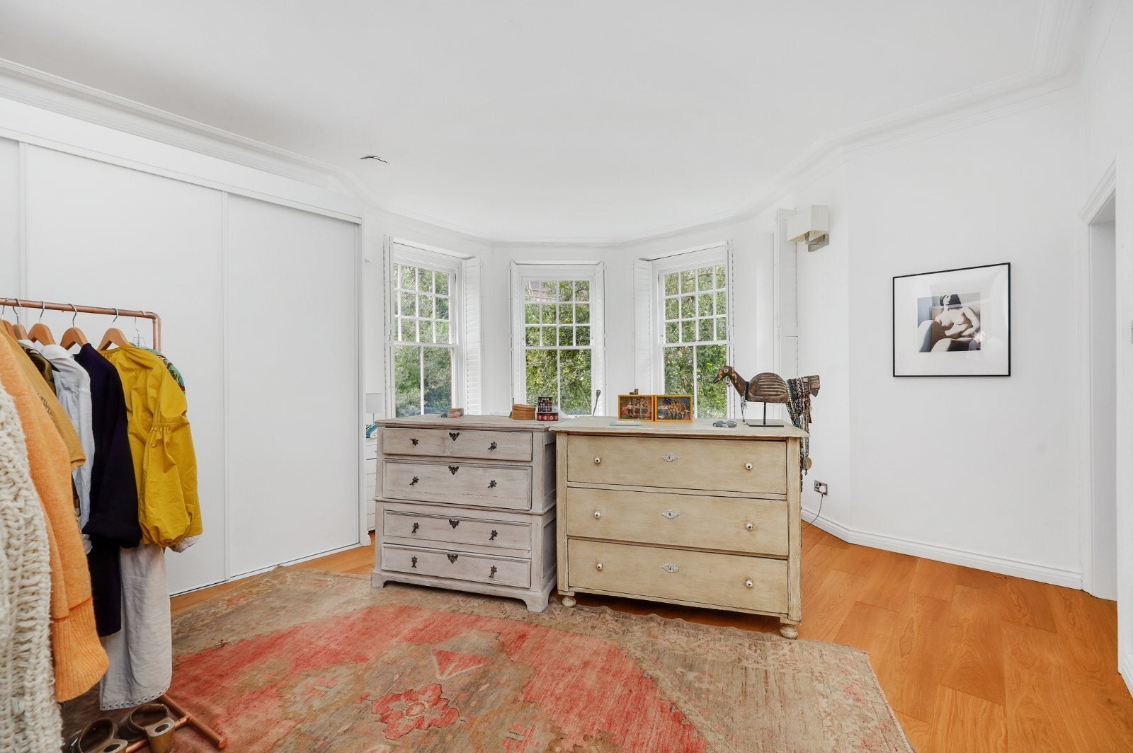 Flat Brookfield in Greater London
