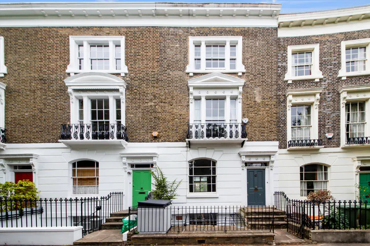 House Thornhill Square in Greater London