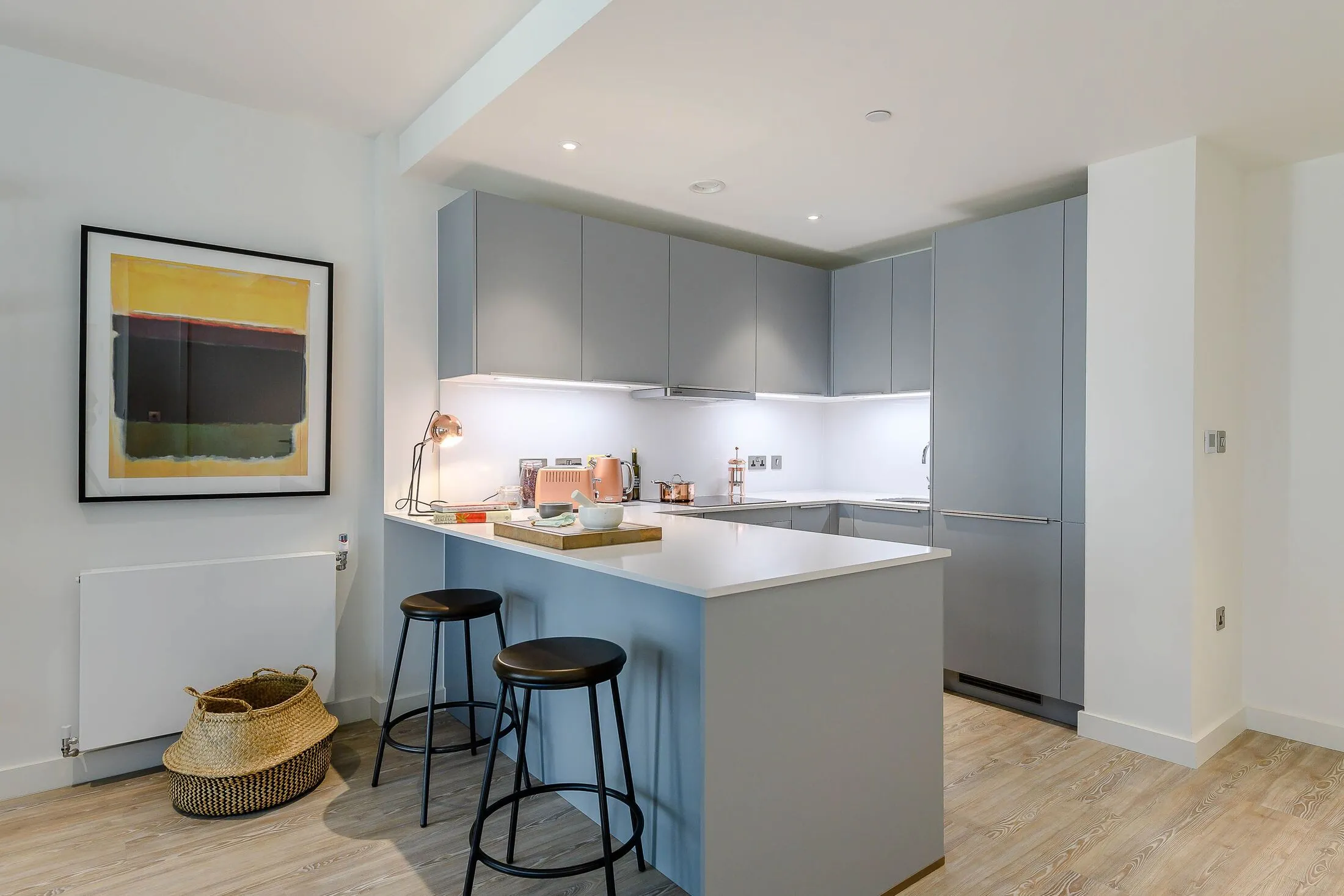 Flat Exhibition Way in Greater London