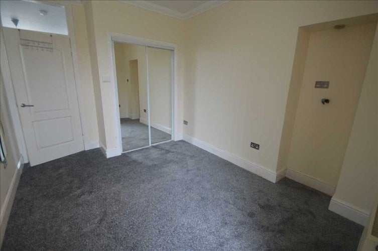 Flat Murray Drive in Stonehouse