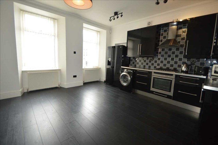 Flat Murray Drive in Stonehouse