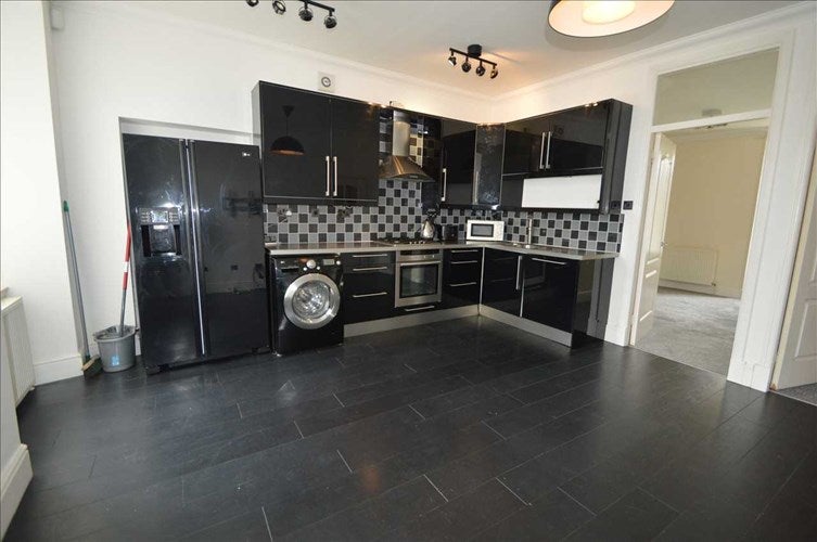 Flat Murray Drive in Stonehouse