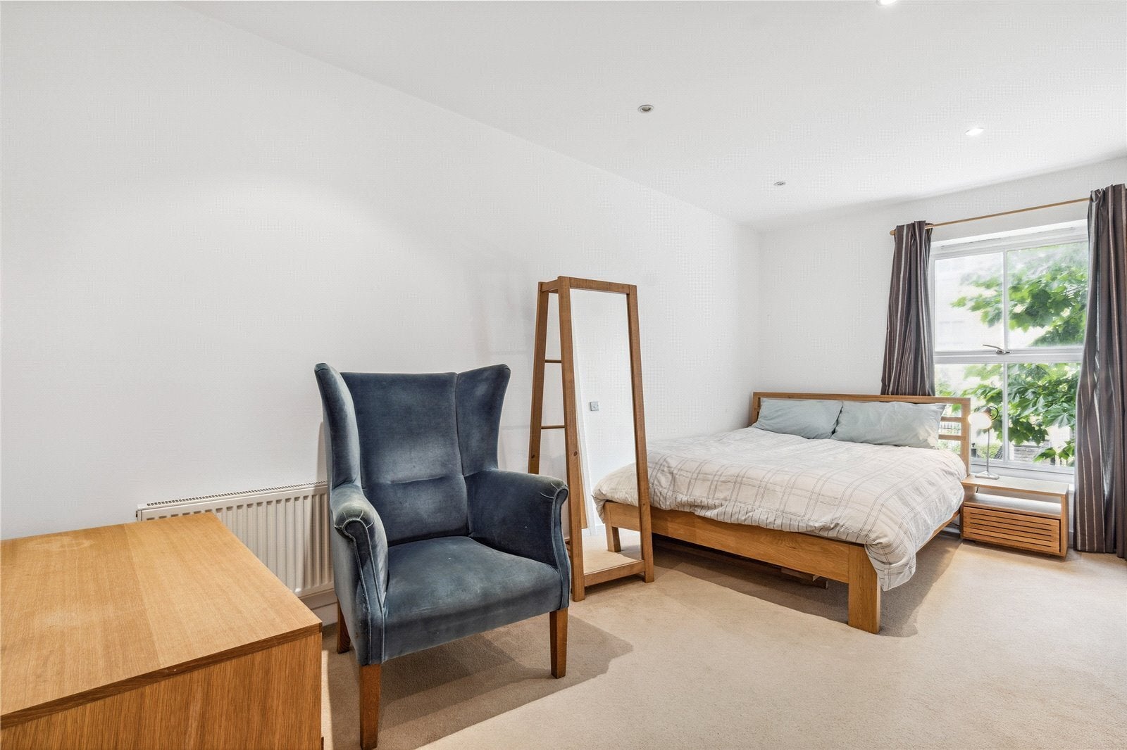 Flat Caledonian Square in Greater London