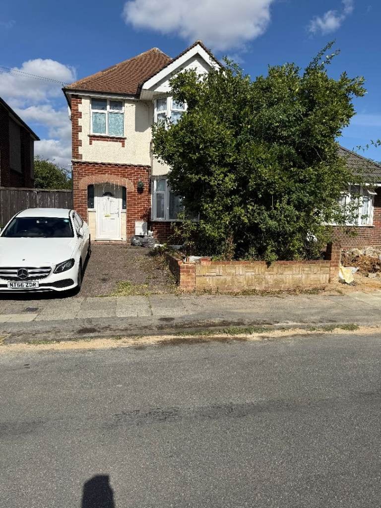 House Clevedon Road in Luton
