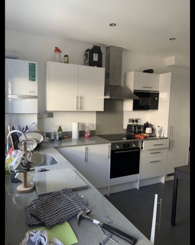 Room Croombs Road in Greater London
