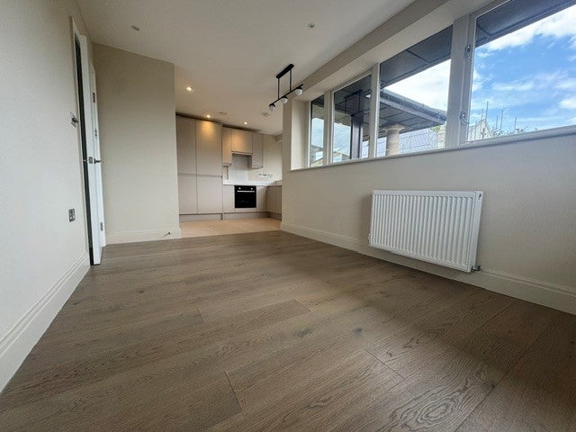 Flat Brewer Street in Maidstone