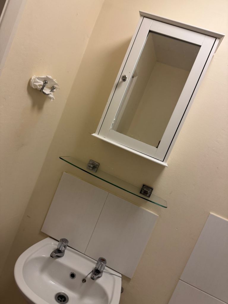 Room Ridingleaze in Bristol