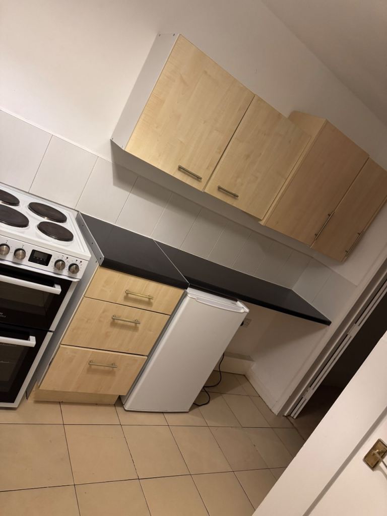 Room Ridingleaze in Bristol