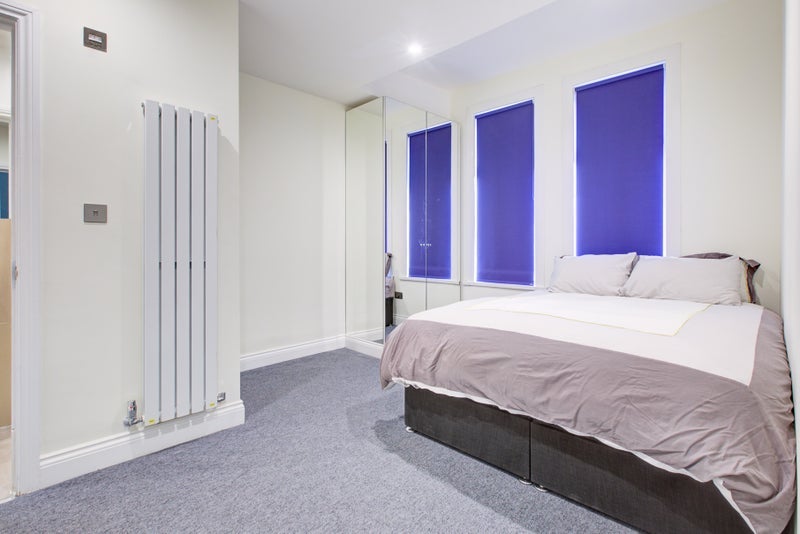 Room Grove Green Road in Greater London