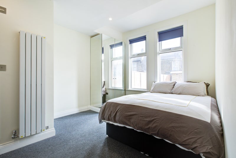 Room Grove Green Road in Greater London