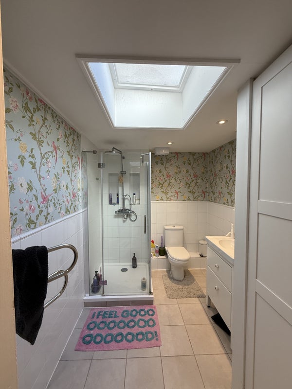 Flat Rectory Grove in Greater London