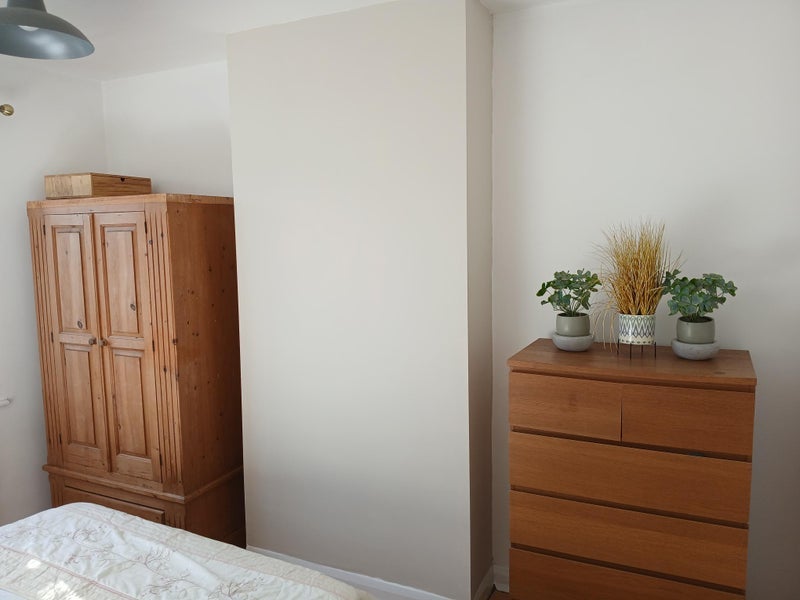 Room Leonard Road in Greater London