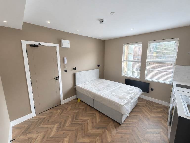 Flat Northwold Road in Greater London