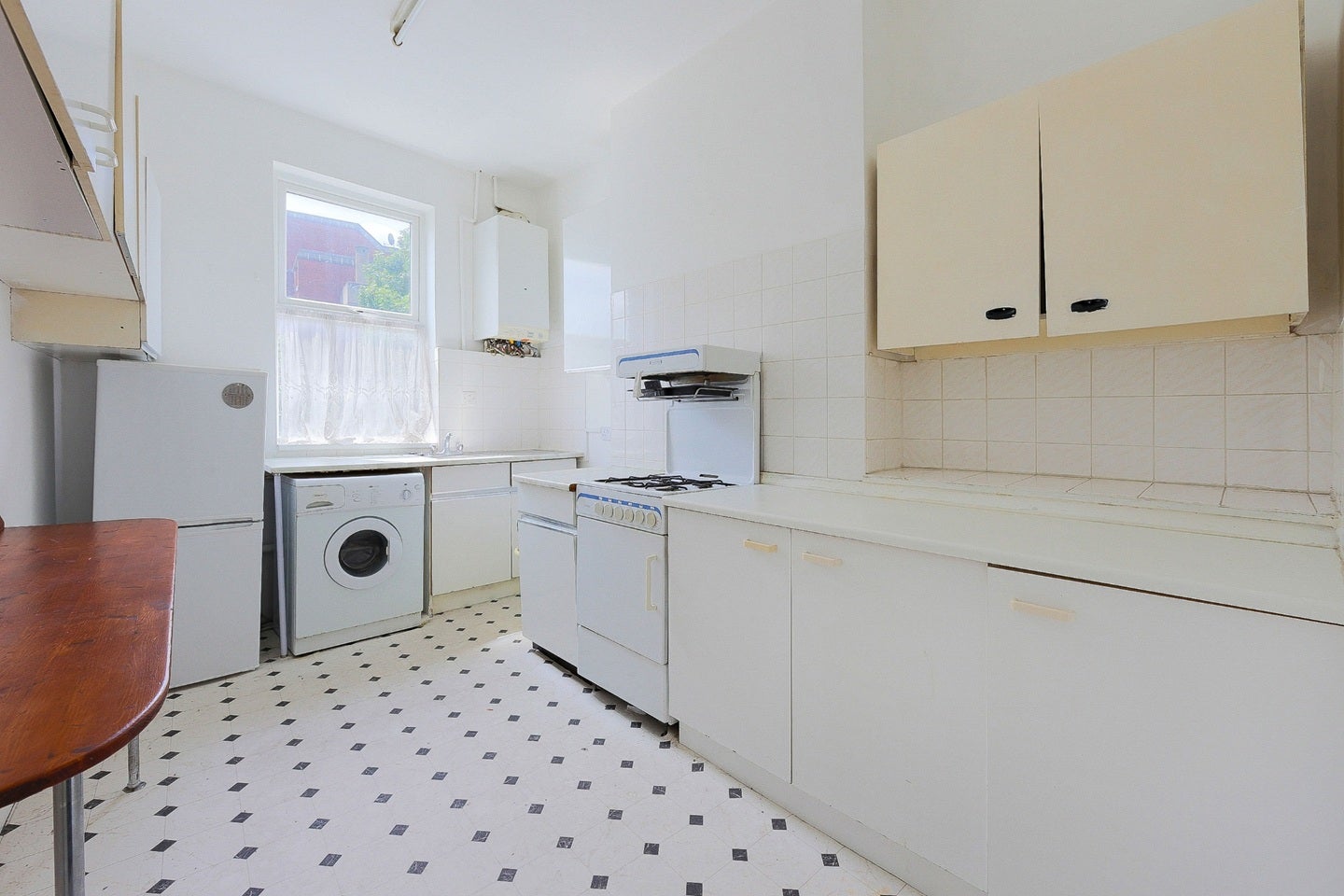 Flat Crayford Road in Greater London