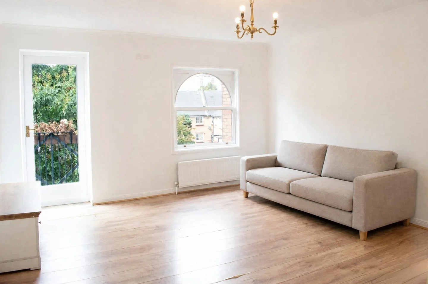 Flat Earlston Grove in Greater London
