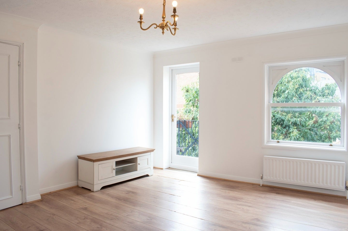 Flat Earlston Grove in Greater London