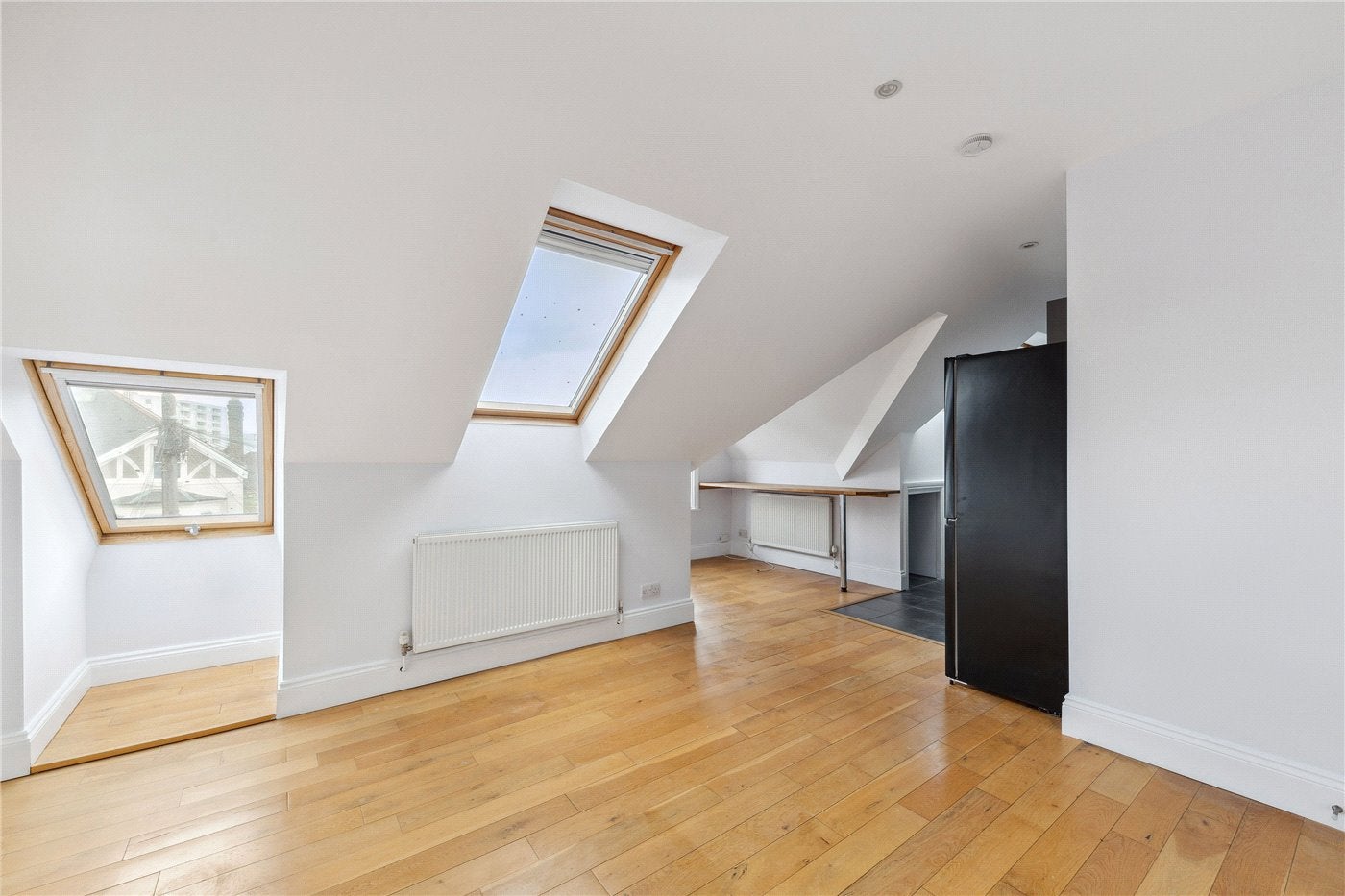 Flat Babington Road in Greater London