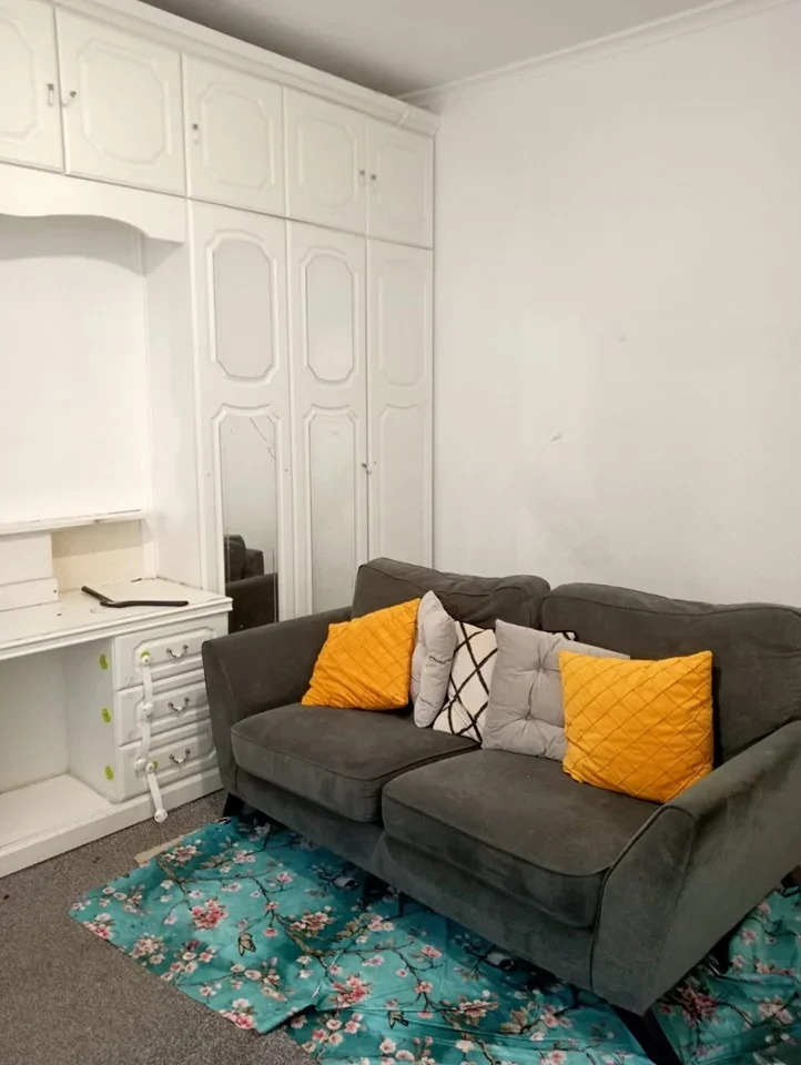 Room Byron Avenue in Greater London