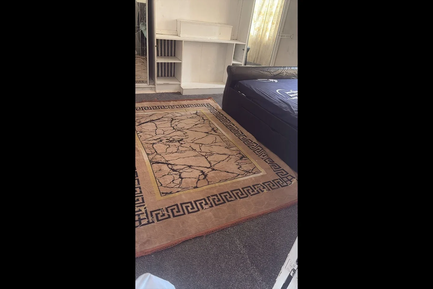Room Byron Avenue in Greater London