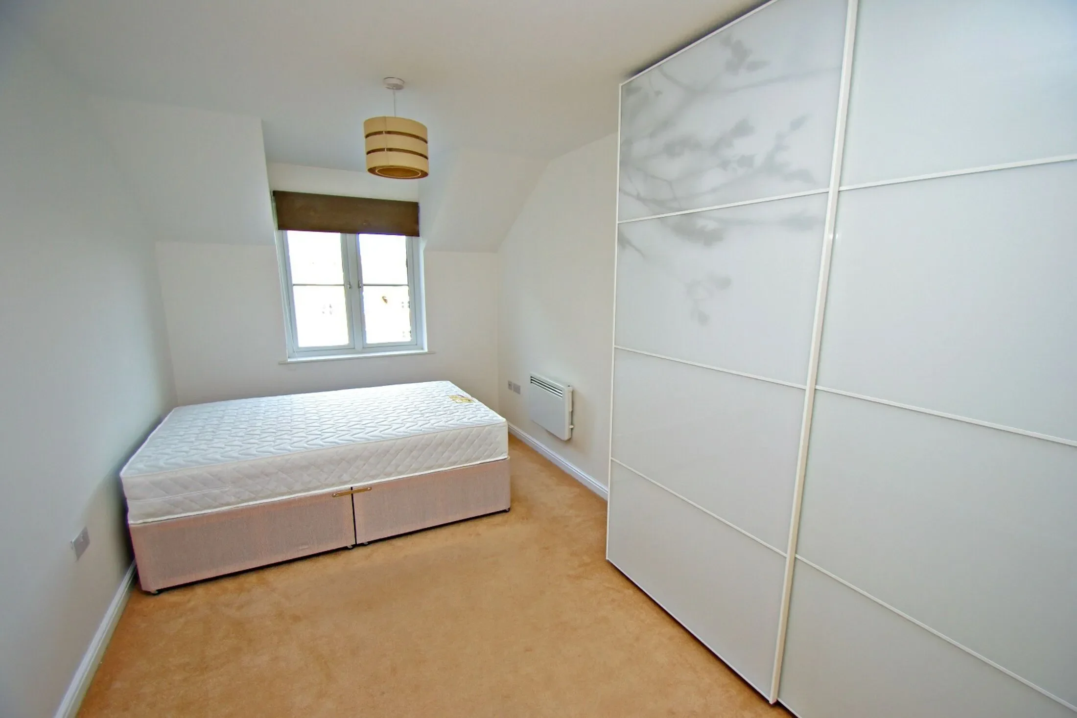 Flat Lockhart Road in Watford