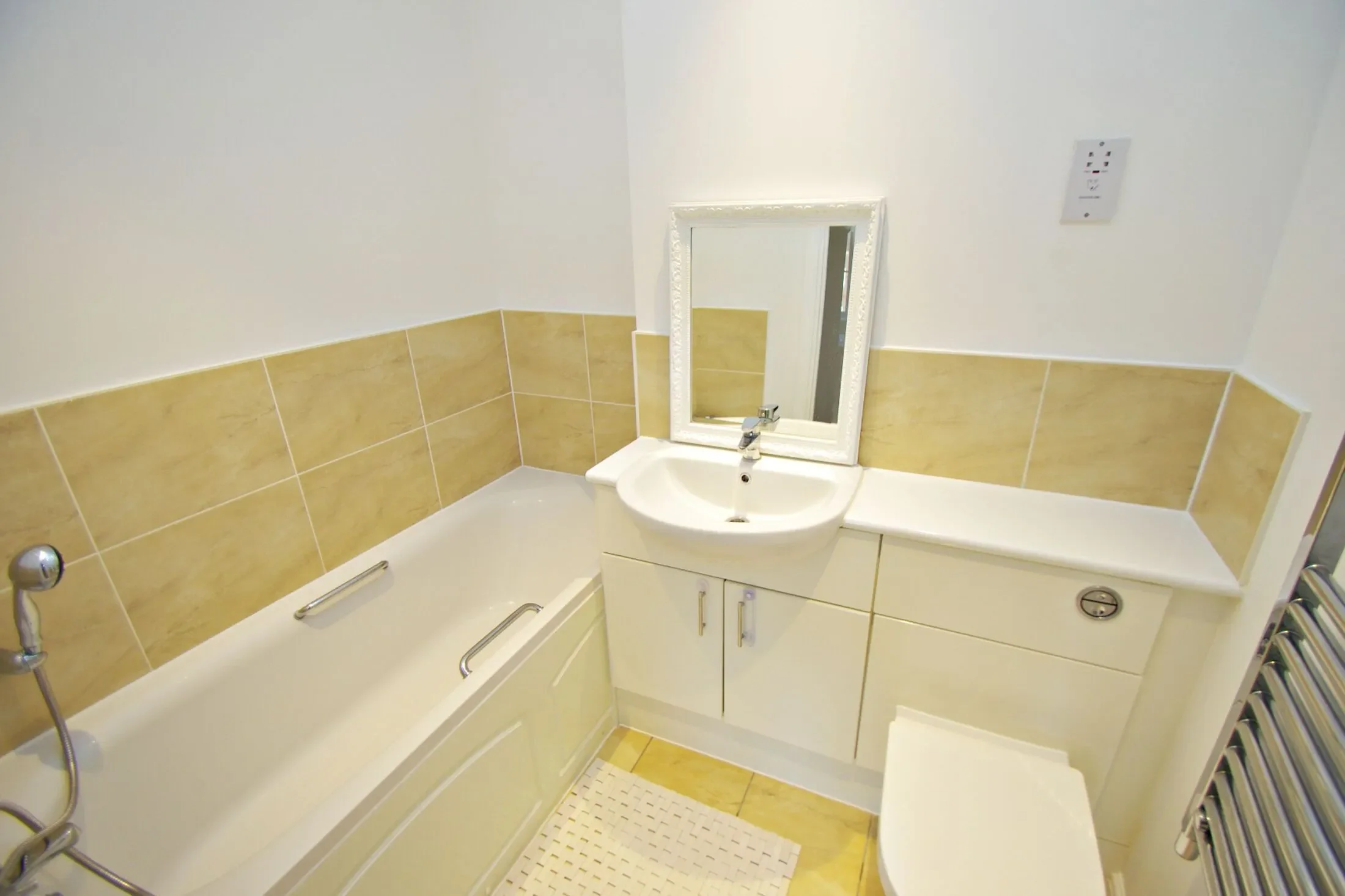 Flat Lockhart Road in Watford