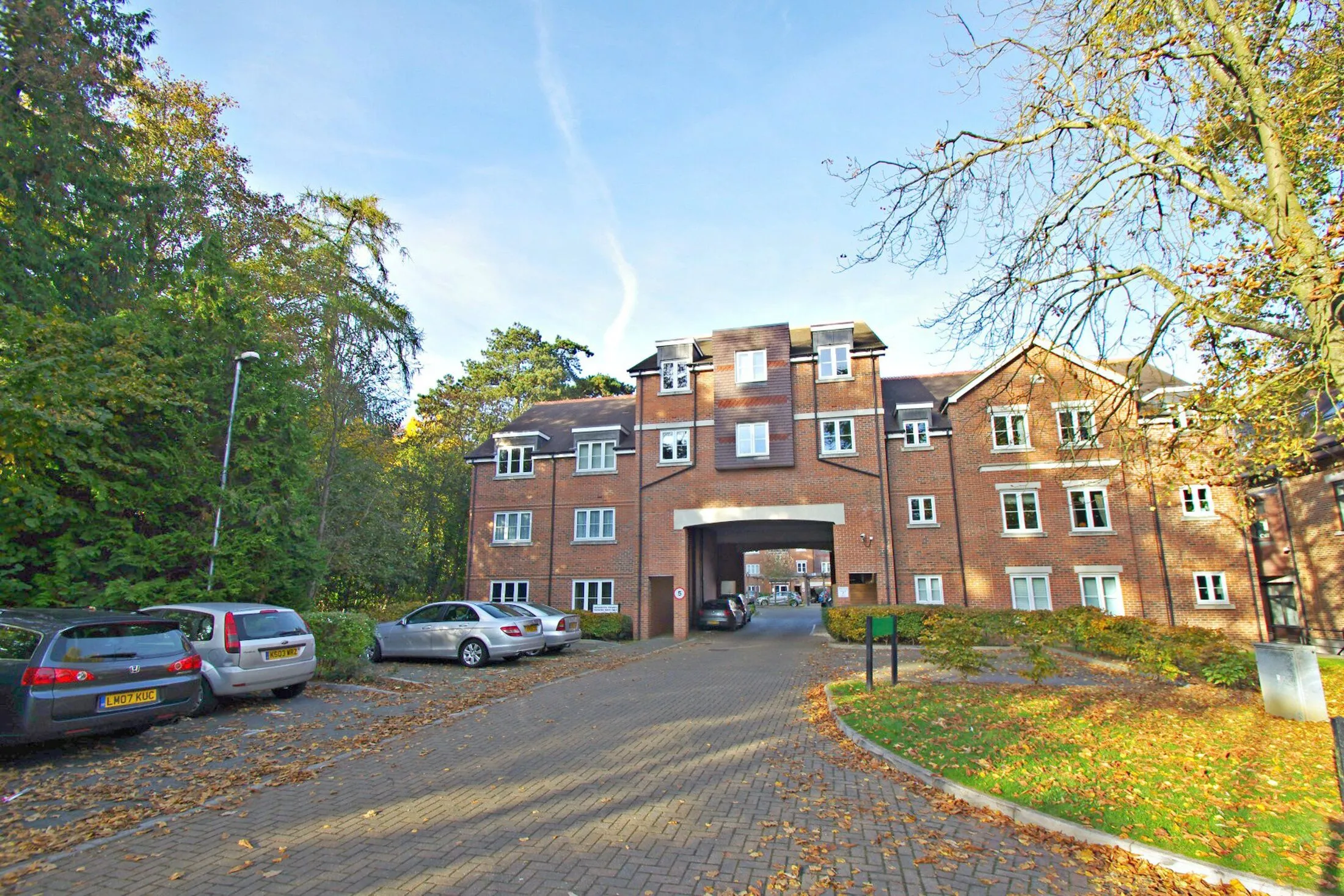 Flat Lockhart Road in Watford