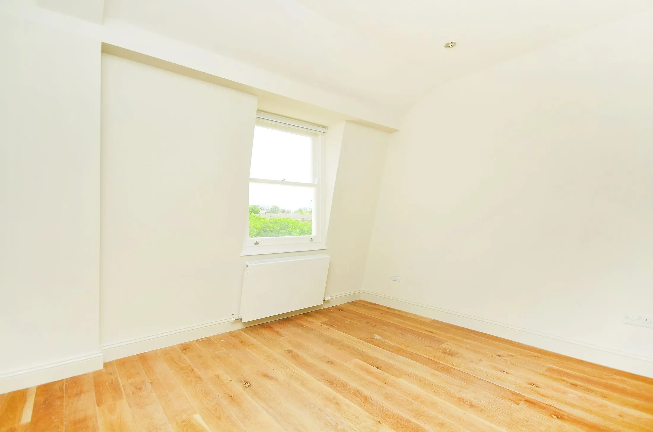 Flat Brixton Road in Greater London