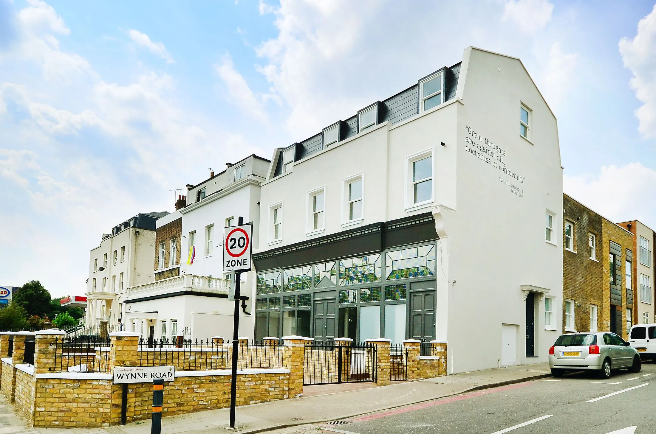 Flat Brixton Road in Greater London