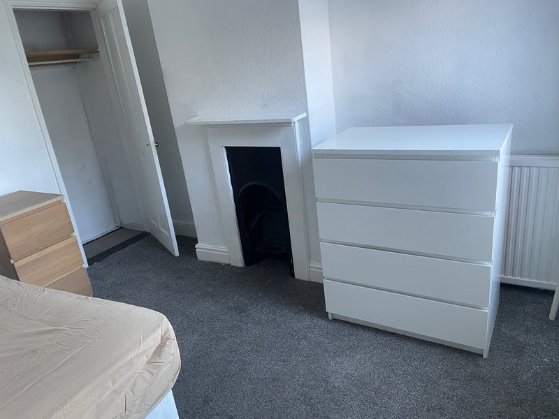 Room Gatacre Road in Ipswich