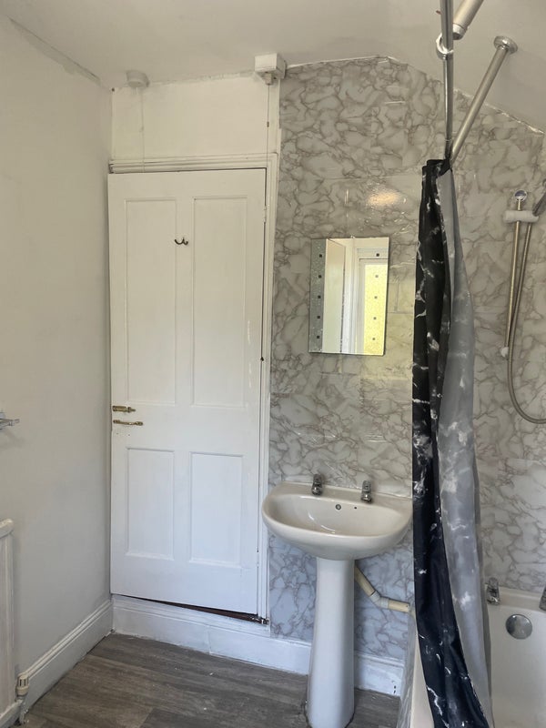 Room Gatacre Road in Ipswich